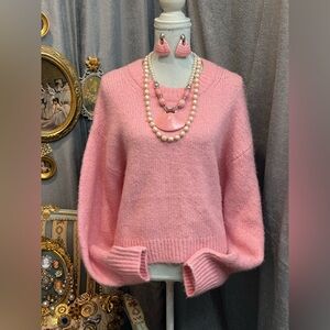 Statement Pink Set of Sweater and Jewelry